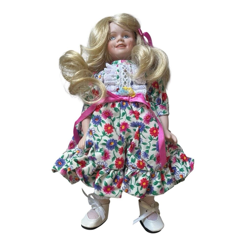 Goebel Doll Club 1995 Porcelain Doll Bette Ball Handcrafted COA Box 9"